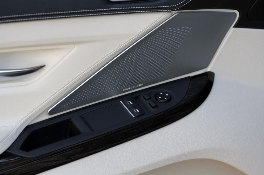  BMW 6-Series Coupe 2012 года  (фото 30 из 207)